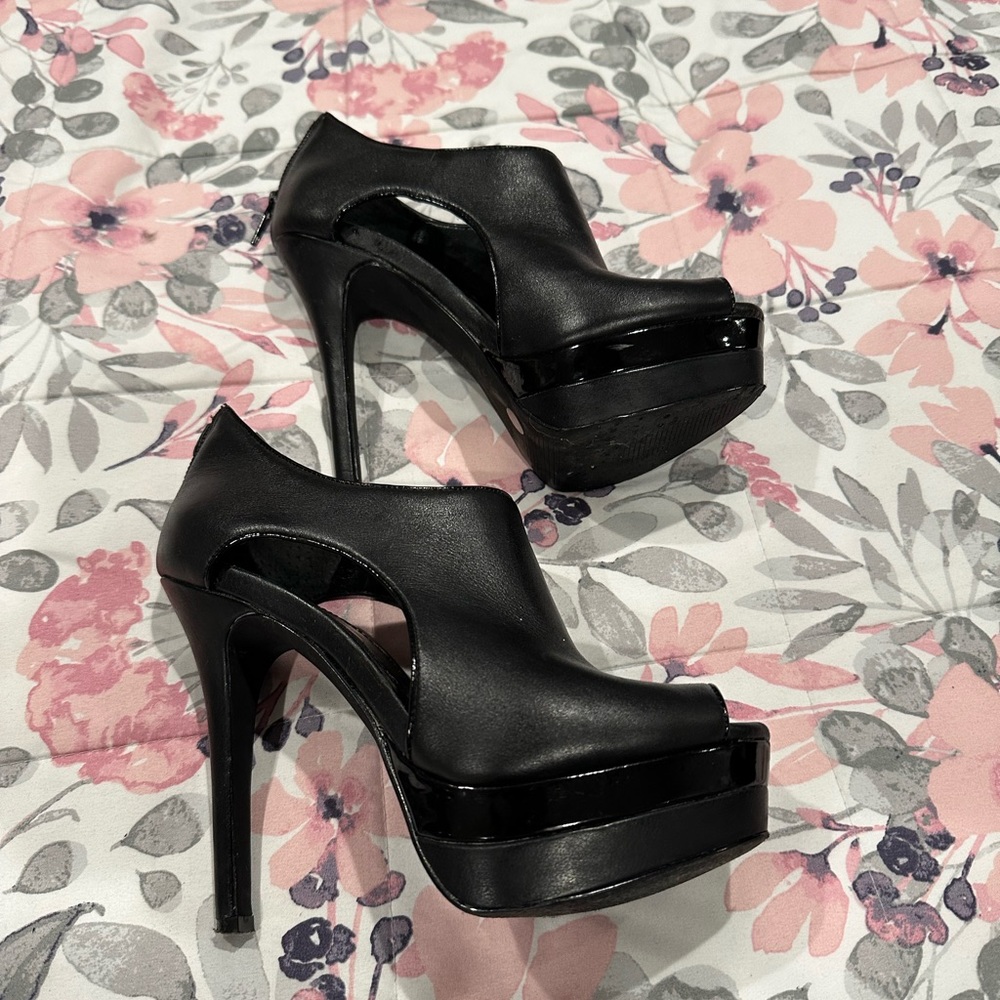 Jessica Simpson black pumps. Wear them with jeans or dresses. They are comfy!